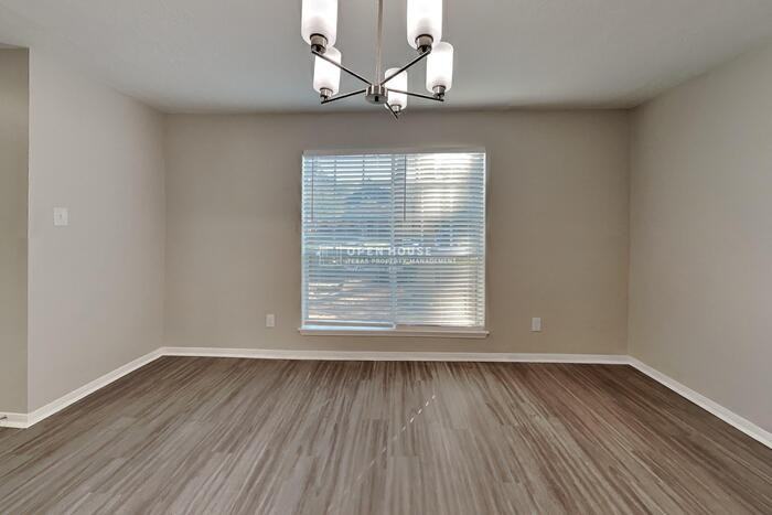 3303 Knoll Manor Dr - Photo 4 of 25