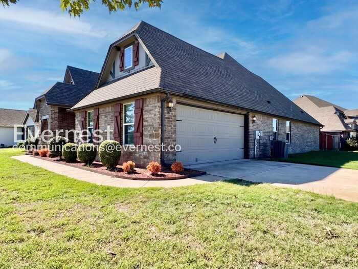 13316 S 93rd East Ave - Photo 3 of 32