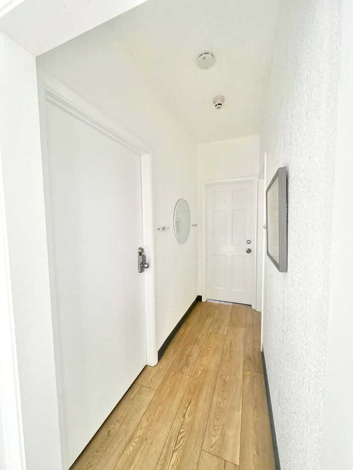 904 W 7th St #301C - Photo 4 of 18