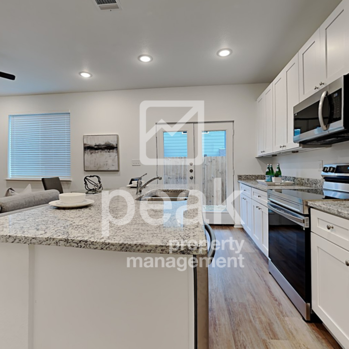 1202 Boxwood Ln - Photo 5 of 15