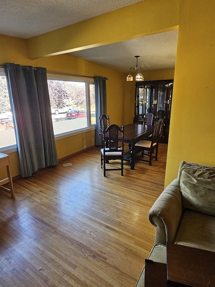 4907 Marlborough Dr Ne - Photo 5 of 13
