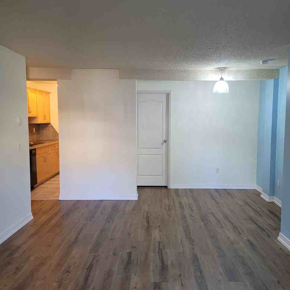 13045 6 St Sw - Photo 2 of 23