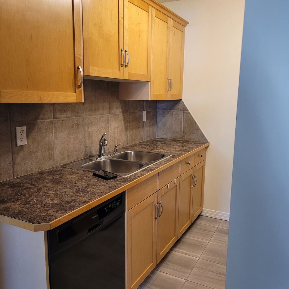13045 6 St Sw - Photo 4 of 23