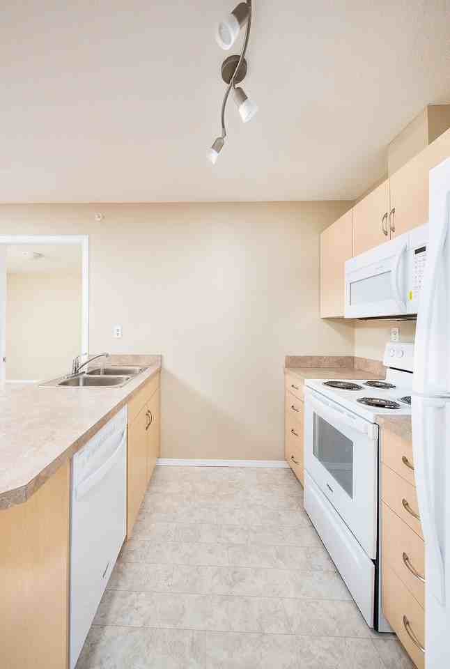 4310 33 St - Photo 7 of 19