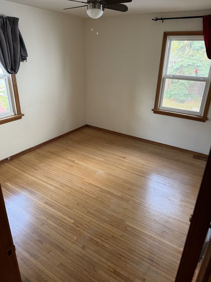 10942 65 Ave Nw - Photo 5 of 7
