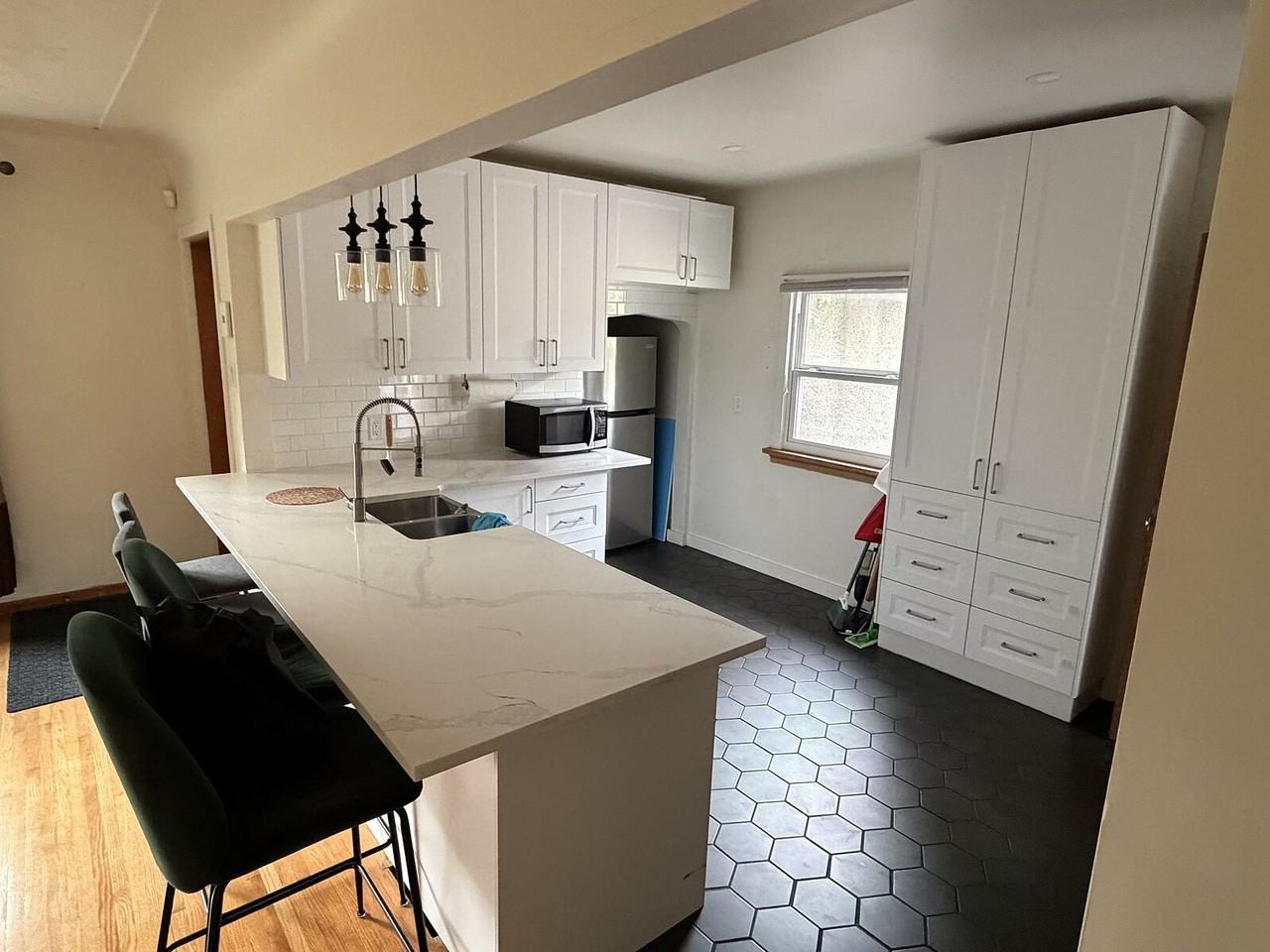 10942 65 Ave Nw - Photo 6 of 7