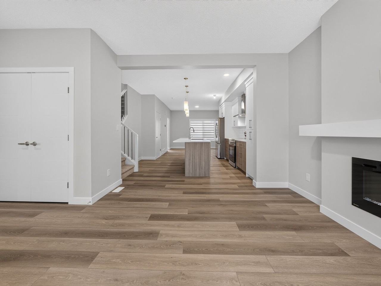 1081 Berg Pl - Photo 6 of 50
