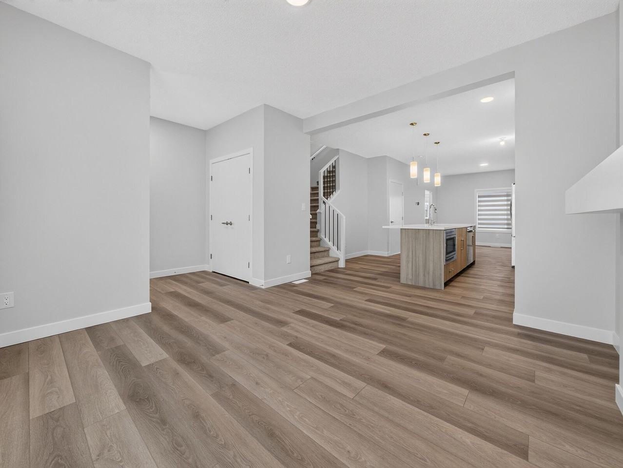 1081 Berg Pl - Photo 7 of 50