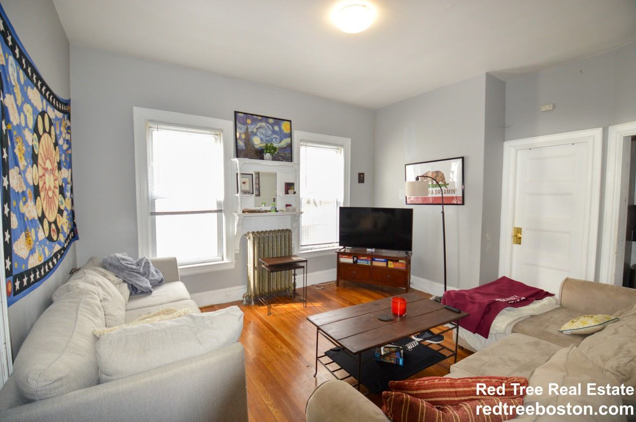 85 Surrey St #1 - Photo 3 of 12
