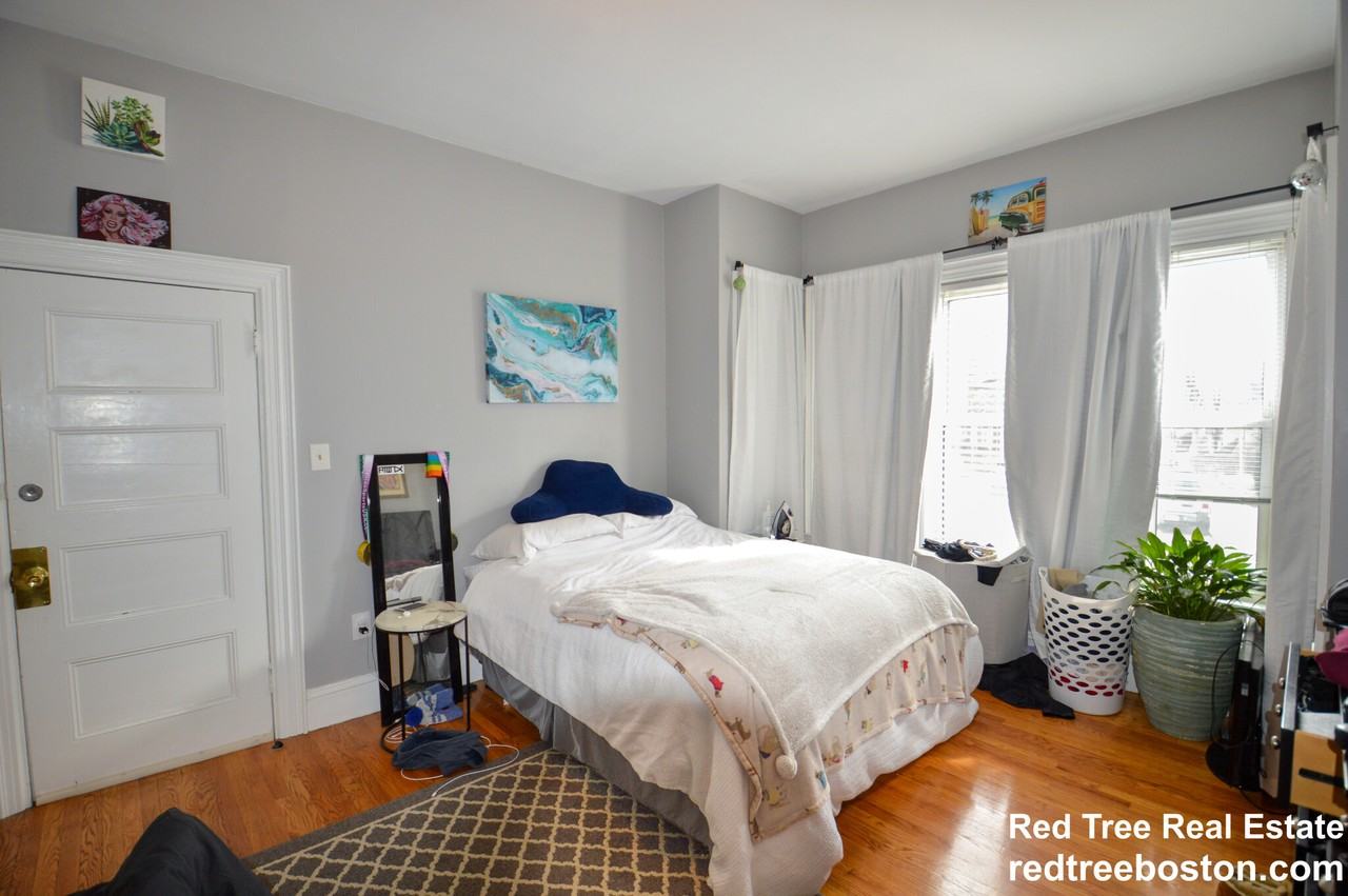 85 Surrey St #1 - Photo 6 of 12