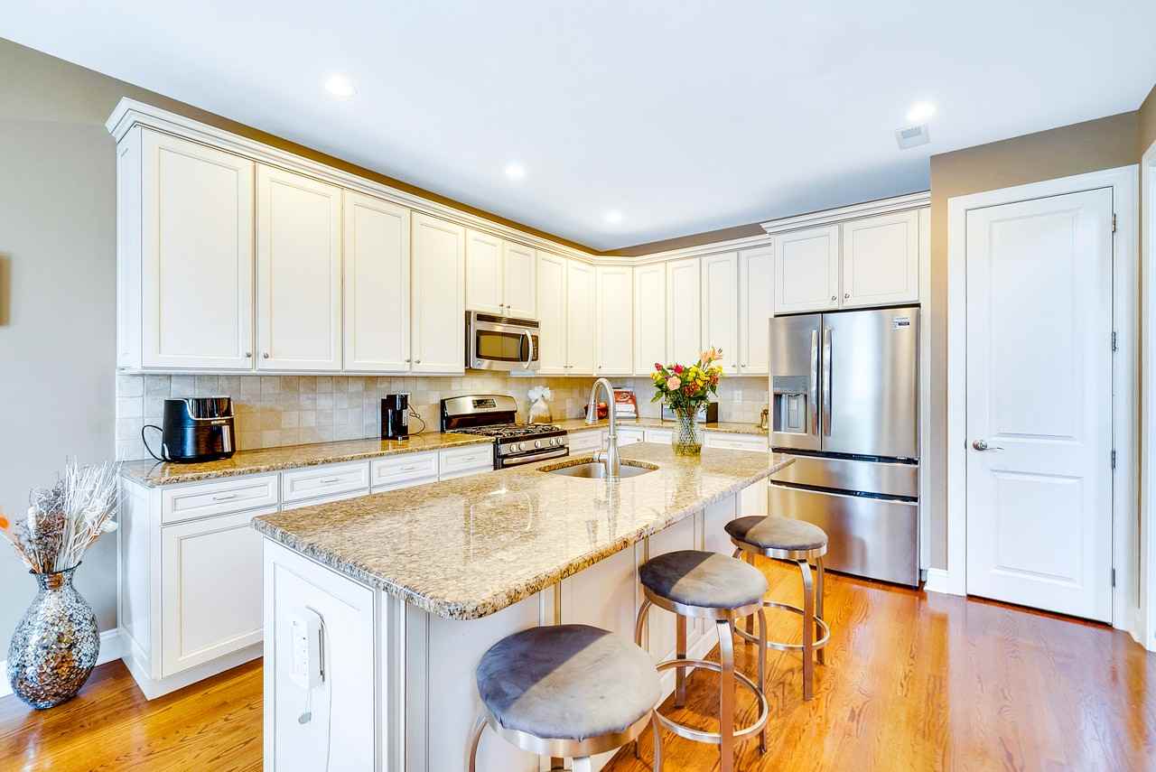 108 Carriage Ct #NA - Photo 5 of 27