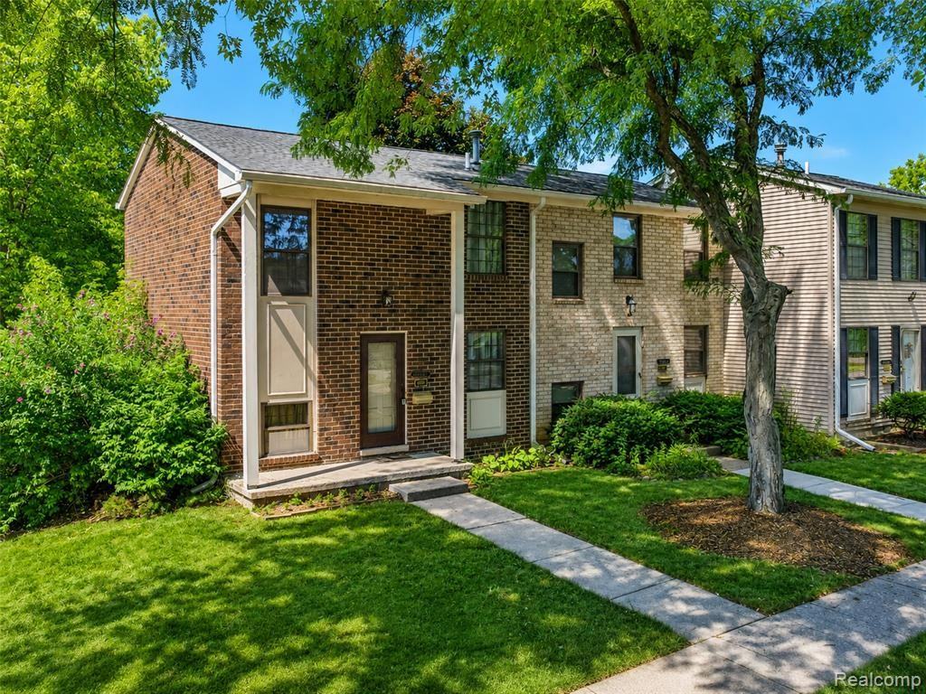 8358 Lakeview Ct #8358 - Photo 3 of 20