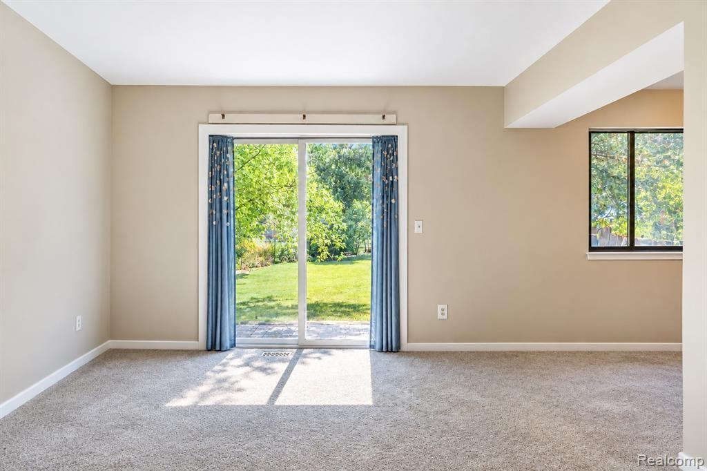 8358 Lakeview Ct #8358 - Photo 6 of 20