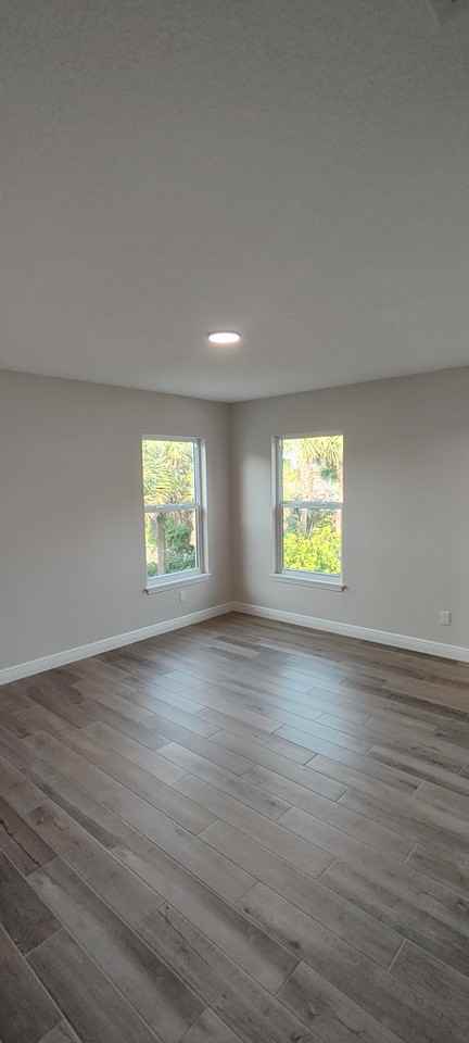 991 Waters Edge Dr #NA - Photo 4 of 21