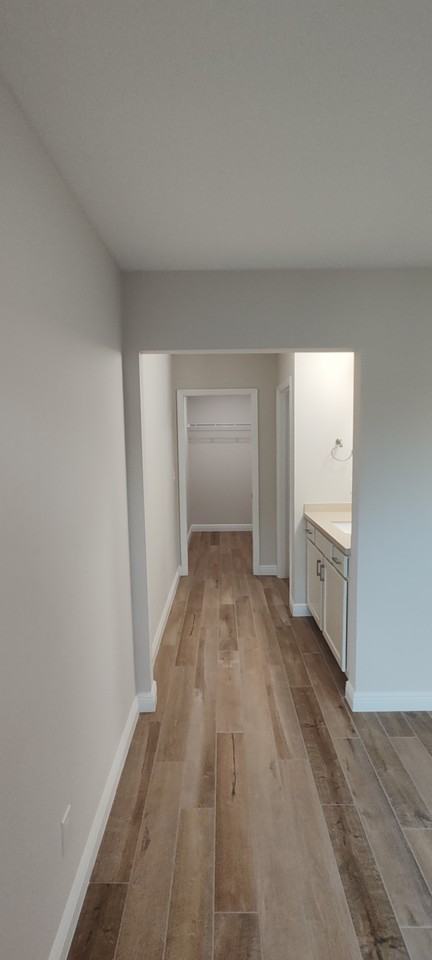 991 Waters Edge Dr #NA - Photo 7 of 21