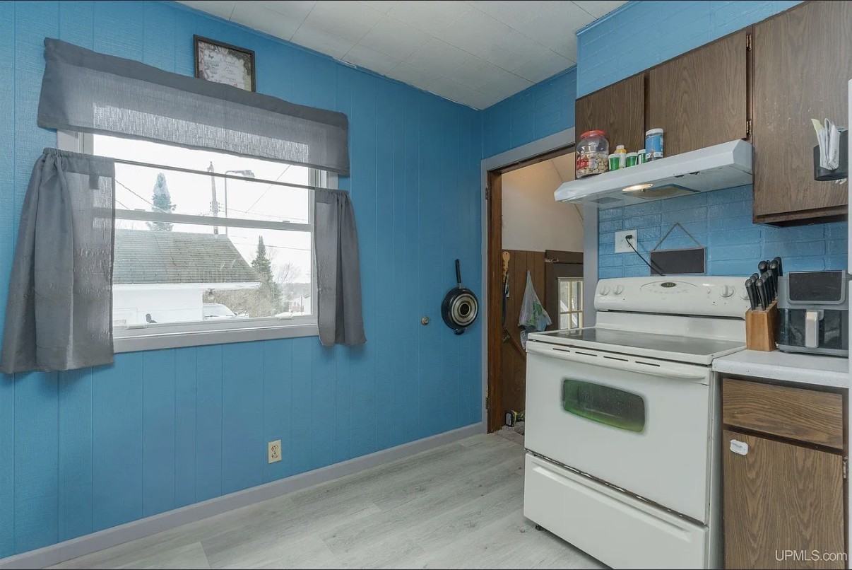 615 Wilson Ave #NA - Photo 3 of 12