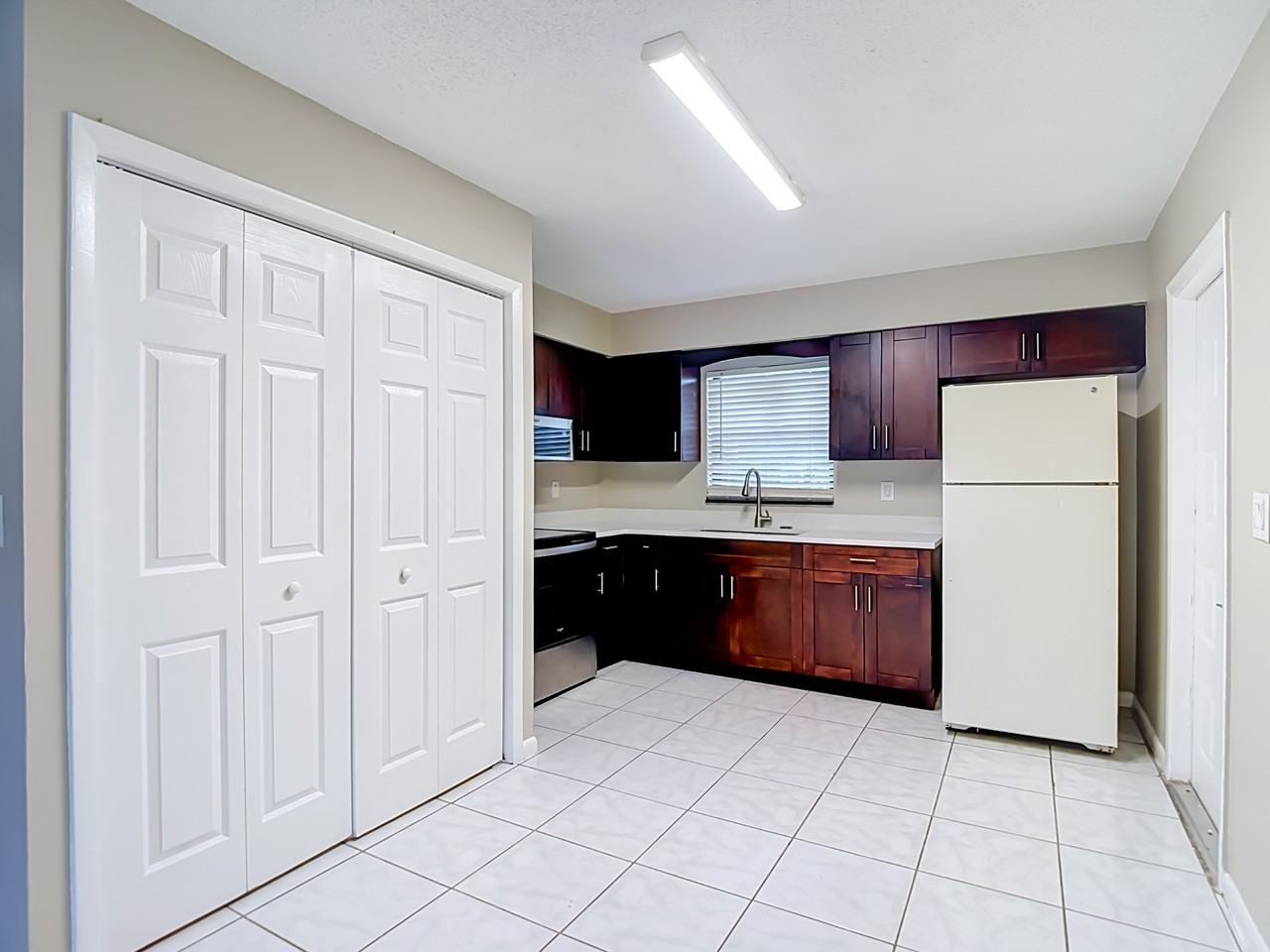 9906 N Myrtle St #A - Photo 2 of 20