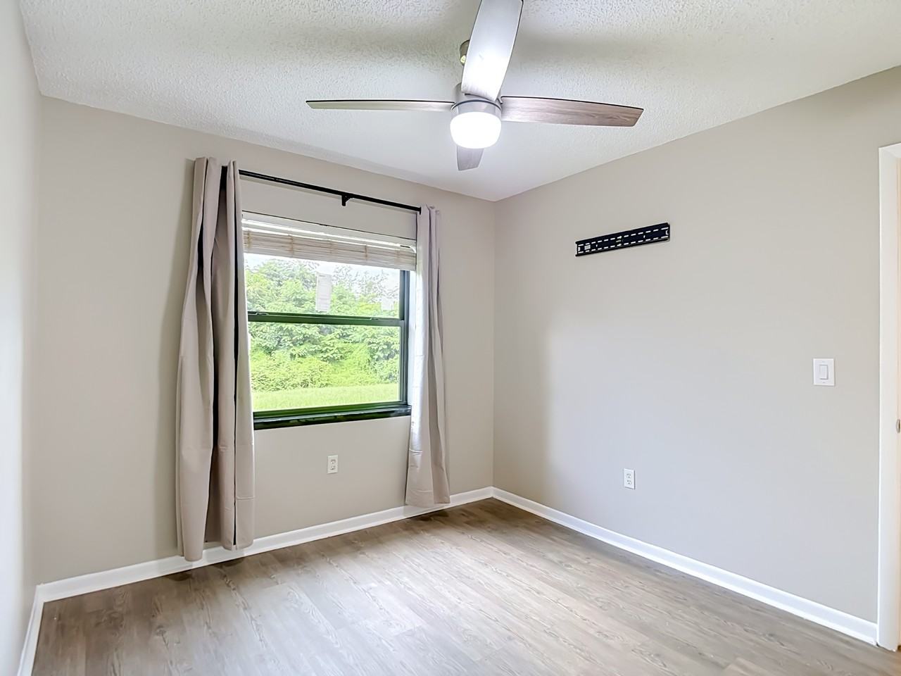 9906 N Myrtle St #A - Photo 5 of 20