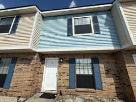 featured image of 104 N Long St #B