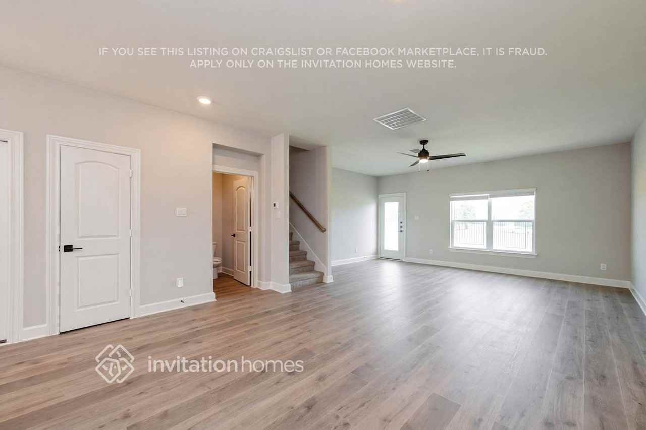 627 Brookside Dr - Photo 3 of 34