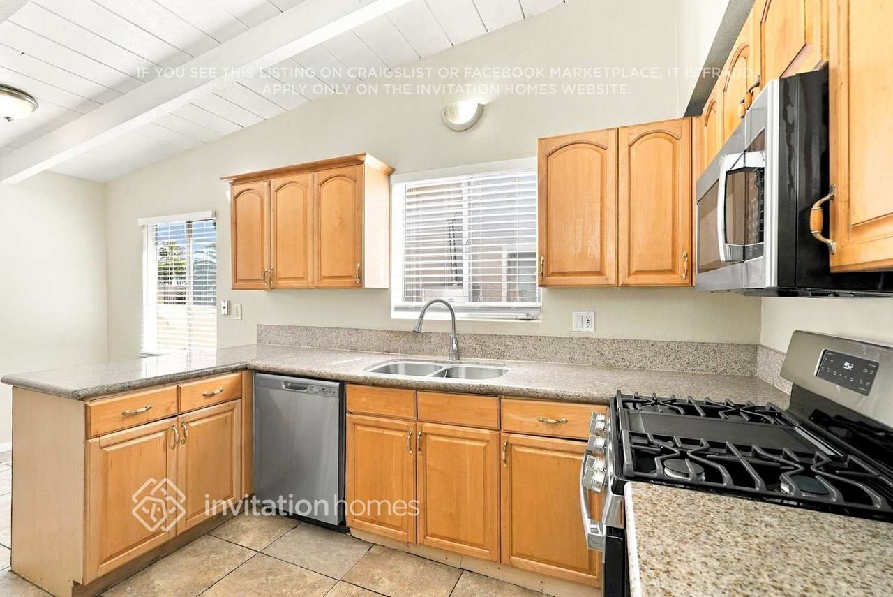 7715 Bluebell Ave - Photo 6 of 17