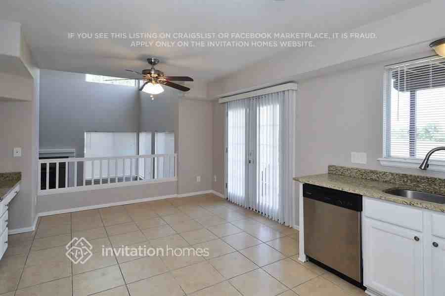 17163 Silver Mound Ln - Photo 4 of 12
