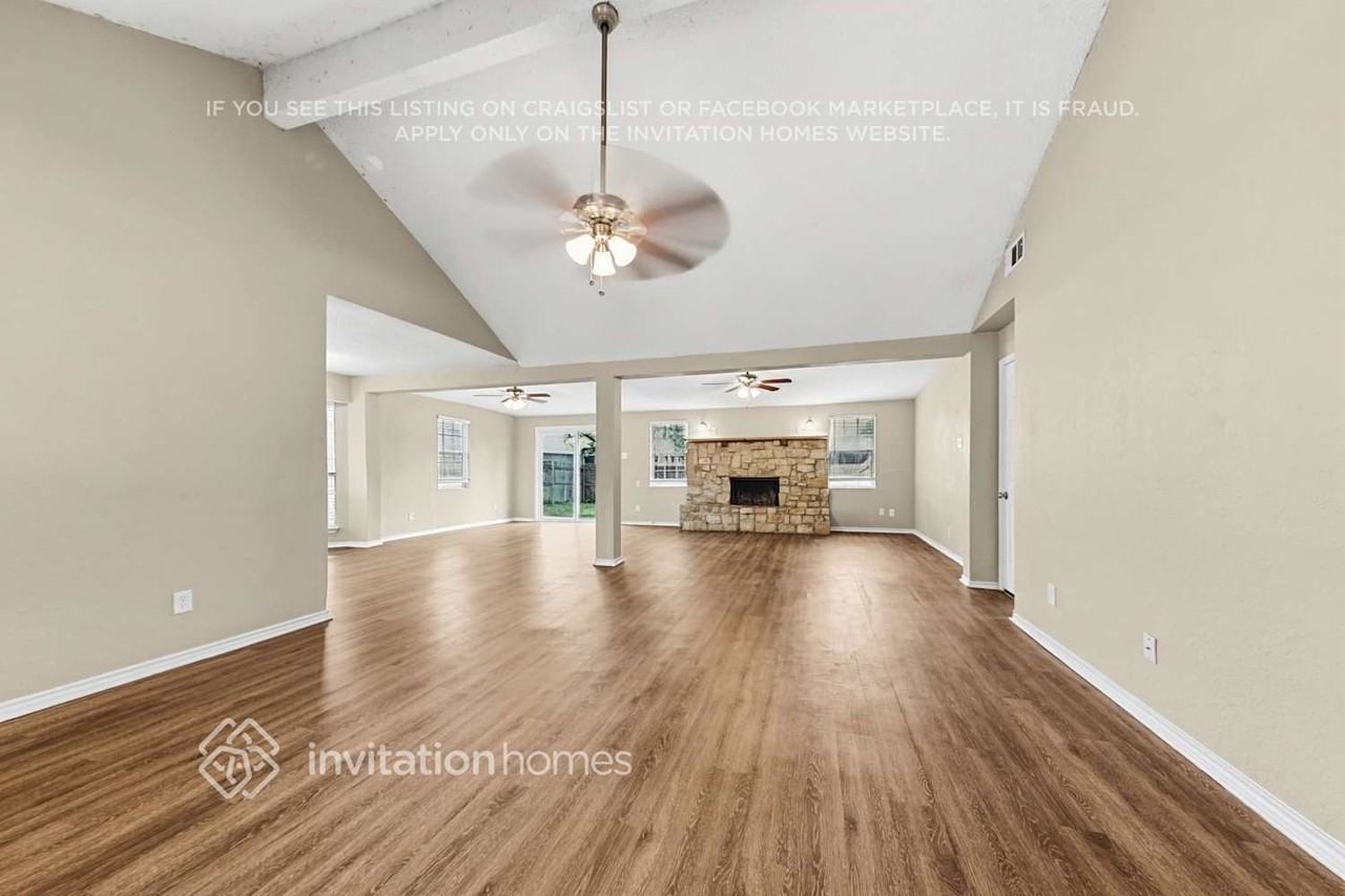 2306 Lakeshore Ln - Photo 6 of 20