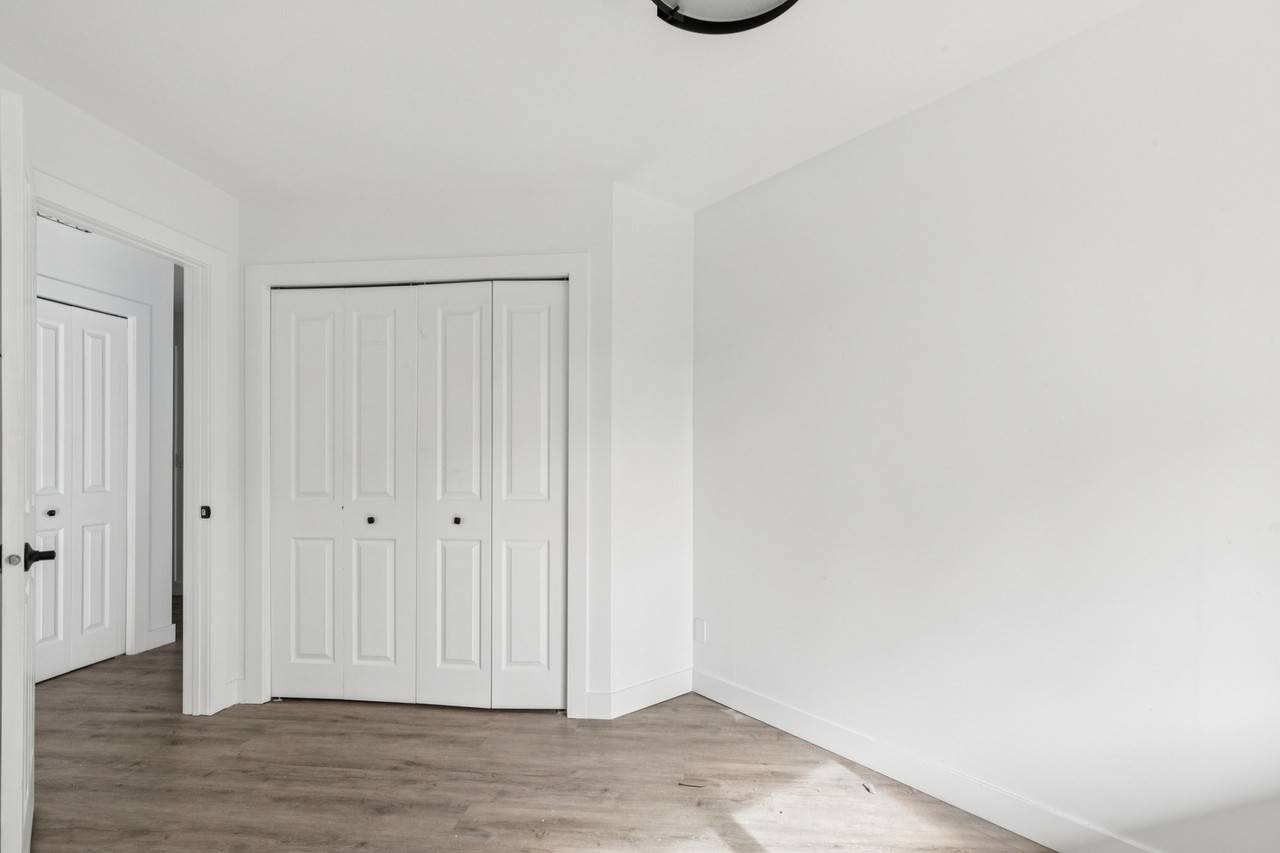 Oliver Court - Photo 2 of 20