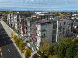 featured image of 2410 33 Ave Sw