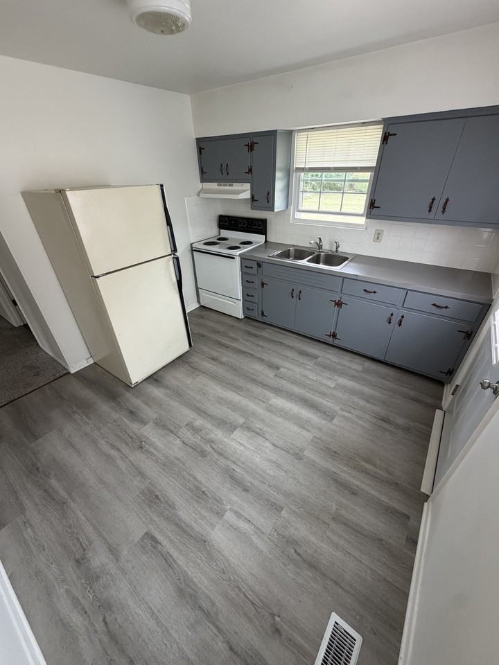 1112 N Boeke Rd #1 - Photo 3 of 7