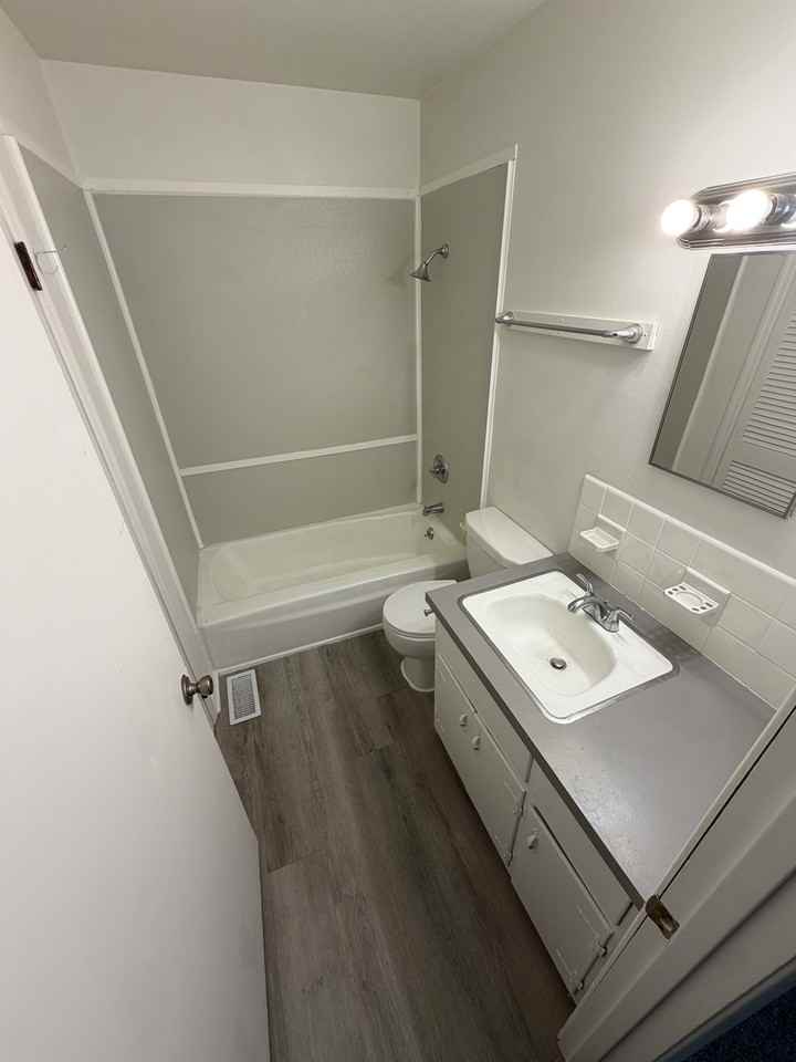 1112 N Boeke Rd #1 - Photo 5 of 7