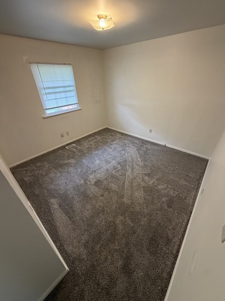 1112 N Boeke Rd #1 - Photo 6 of 7
