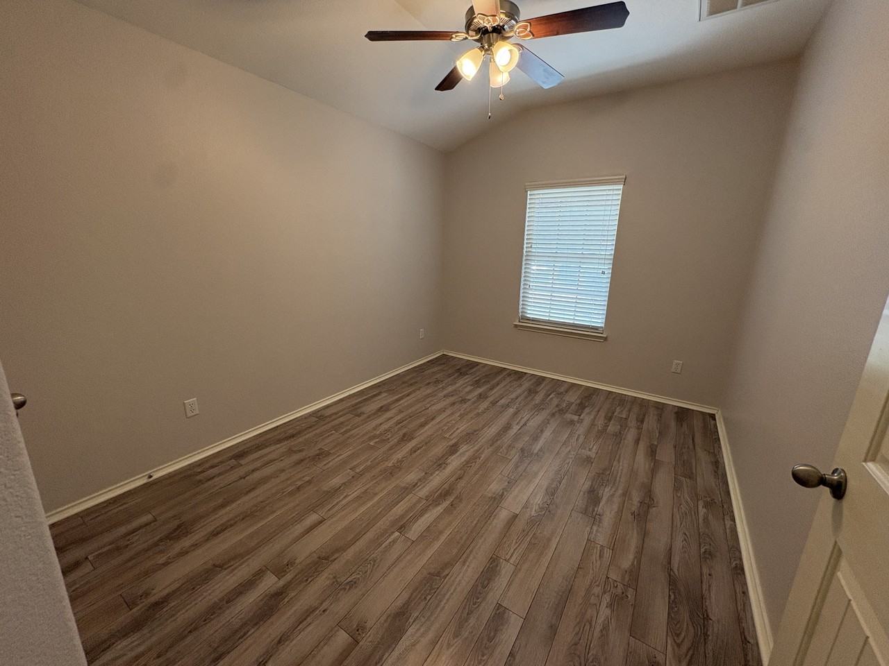 158 Hunter Creek Cv #1 - Photo 6 of 11