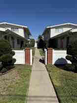 272 16th Pl #C - Photo 1 of 1