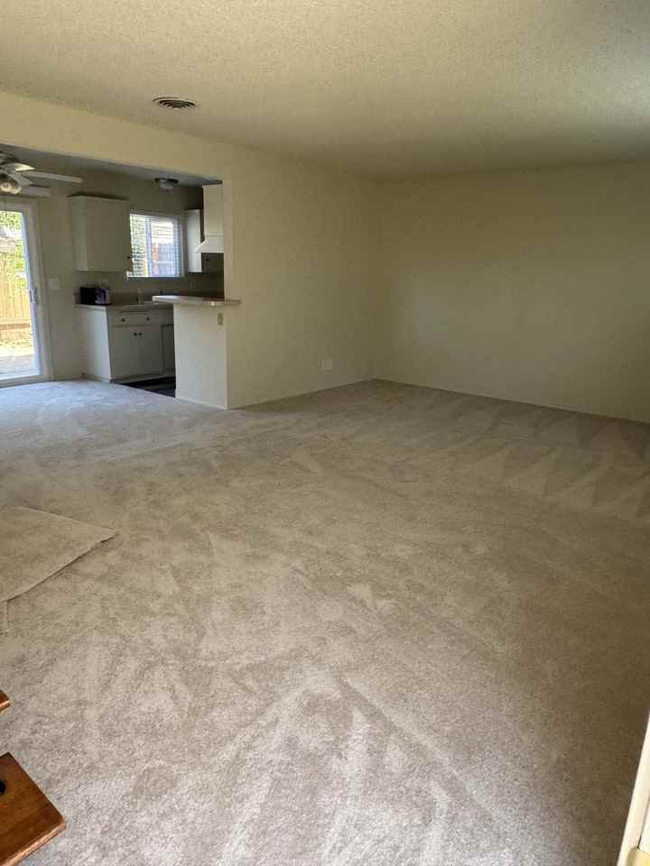 272 16th Pl #C - Photo 3 of 10