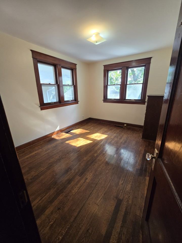 419 W Walnut St #1 - Photo 2 of 20