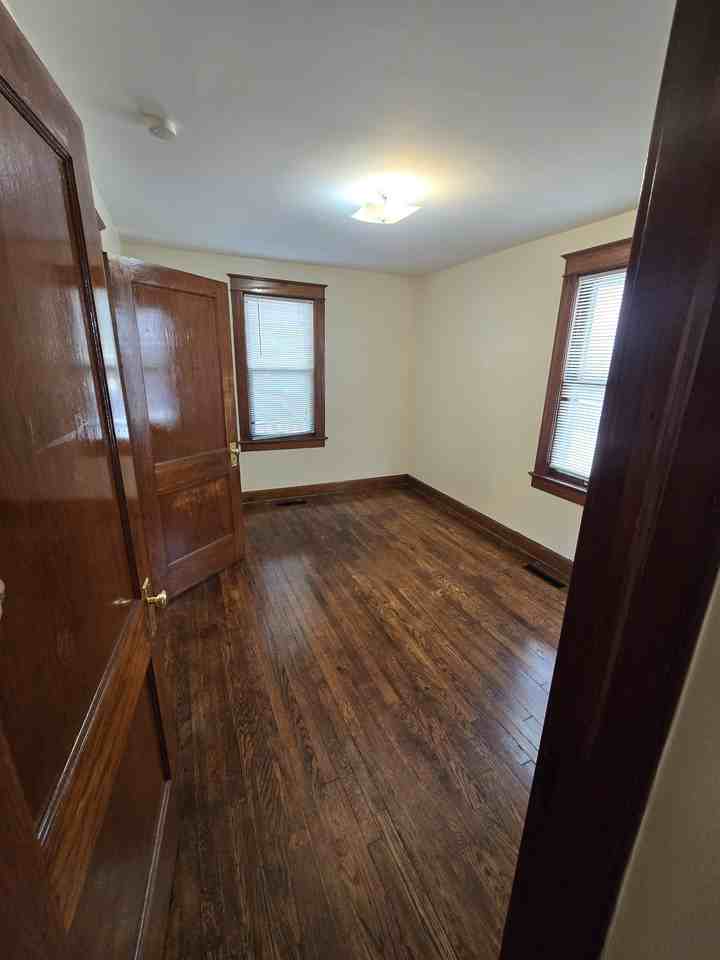 419 W Walnut St #1 - Photo 4 of 20