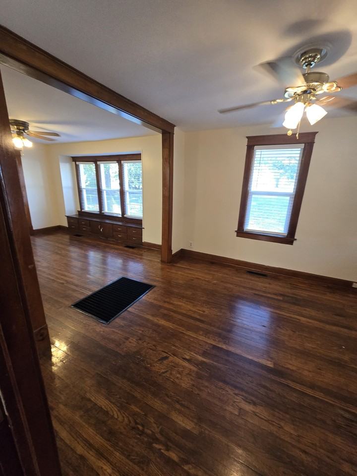 419 W Walnut St #1 - Photo 6 of 20