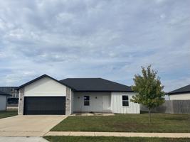 featured image of 119 W Bluegrass St #1