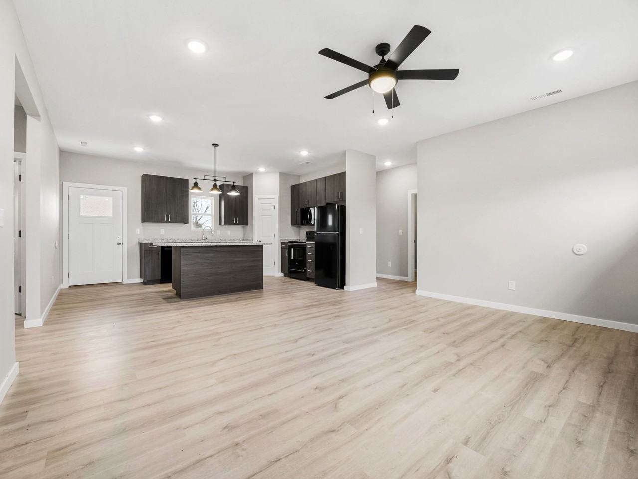 630 E Forest St #1 - Photo 3 of 19