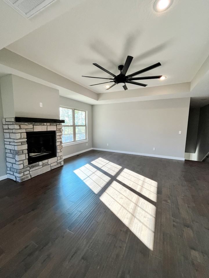844 S Eastridge #1 - Photo 2 of 19