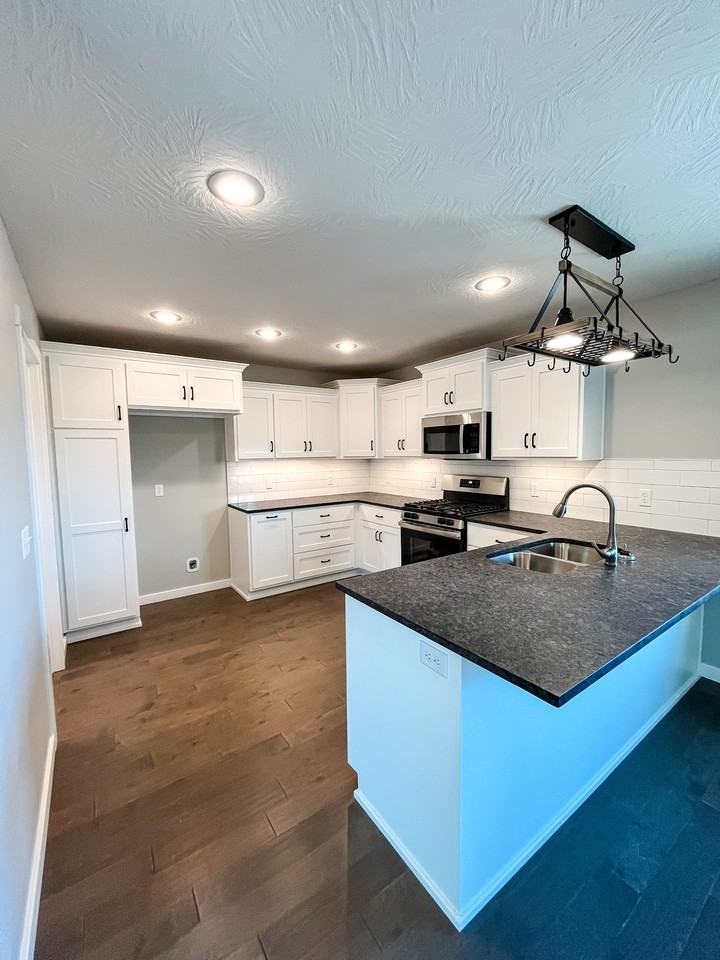 844 S Eastridge #1 - Photo 3 of 19