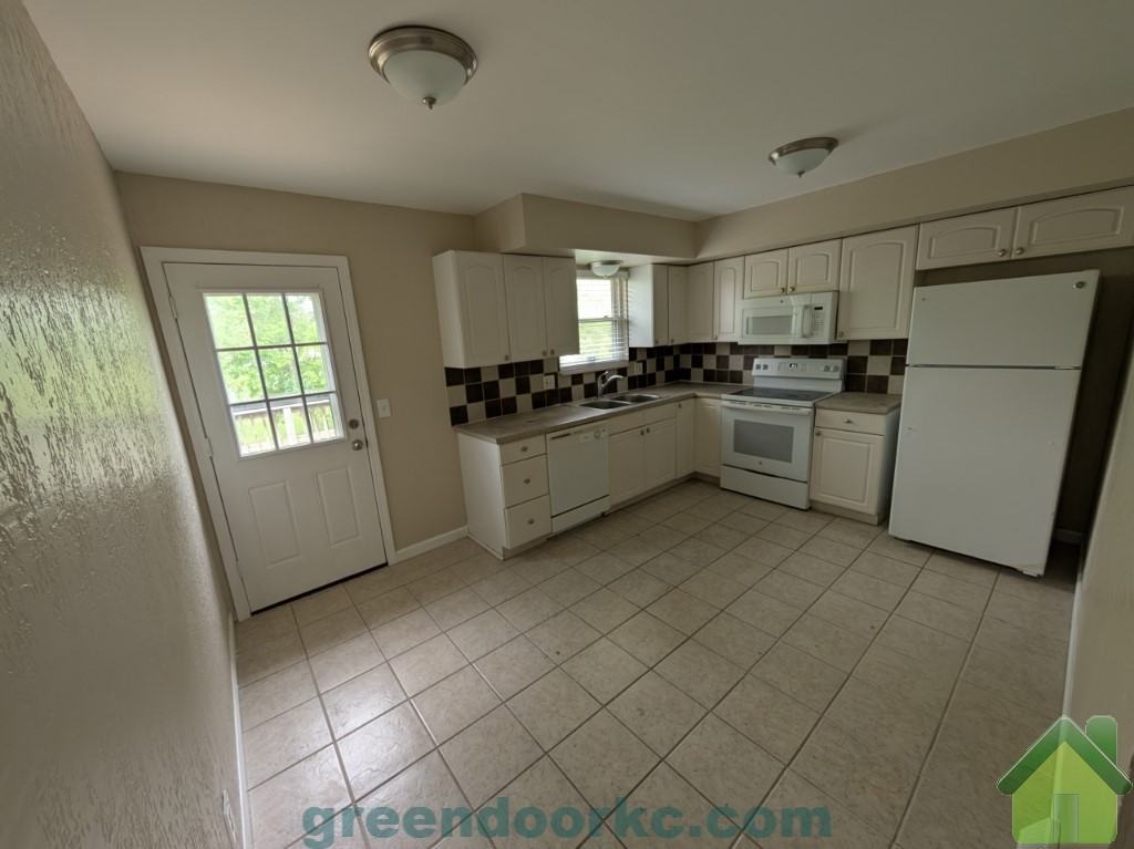 8914 Caenen Lake Rd #8914 - Photo 2 of 10