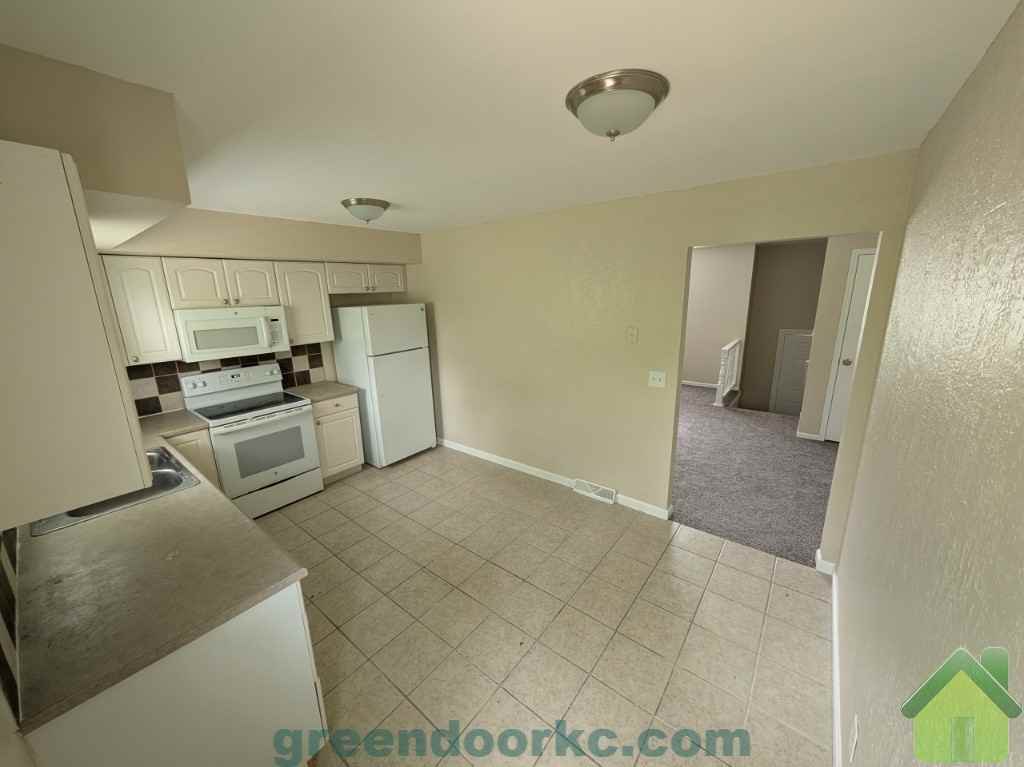 8914 Caenen Lake Rd #8914 - Photo 3 of 10