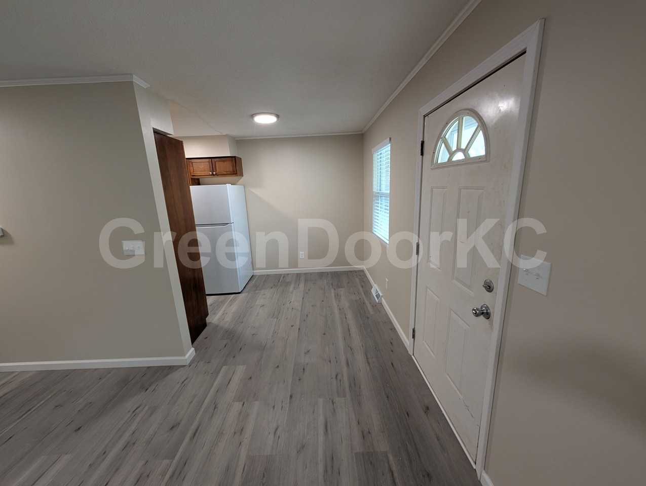413 Holiday Dr #413 - Photo 6 of 9