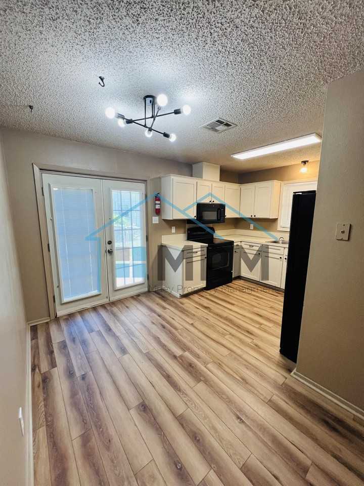 315 Cedarbrook Dr #1 - Photo 2 of 9
