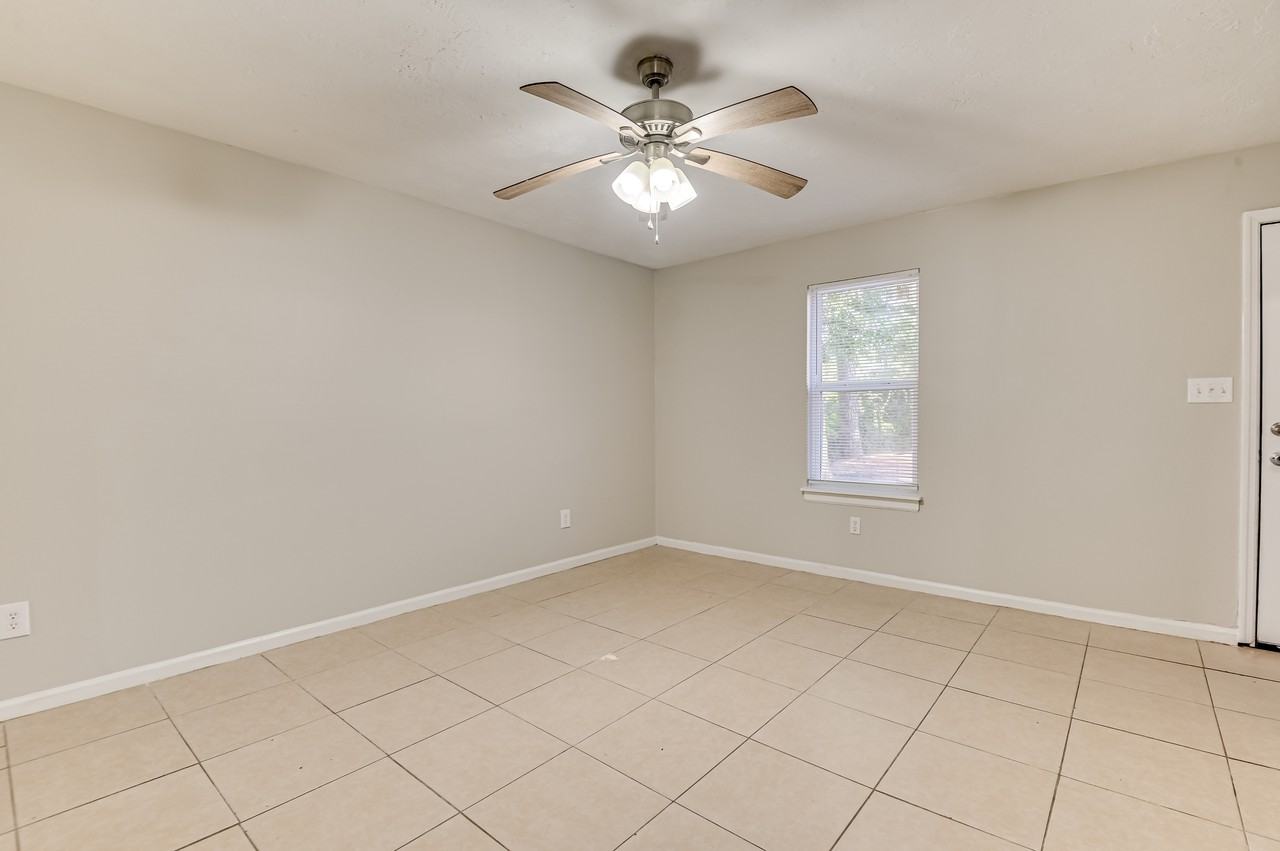 140 Chalet North Ct #140 - Photo 3 of 31