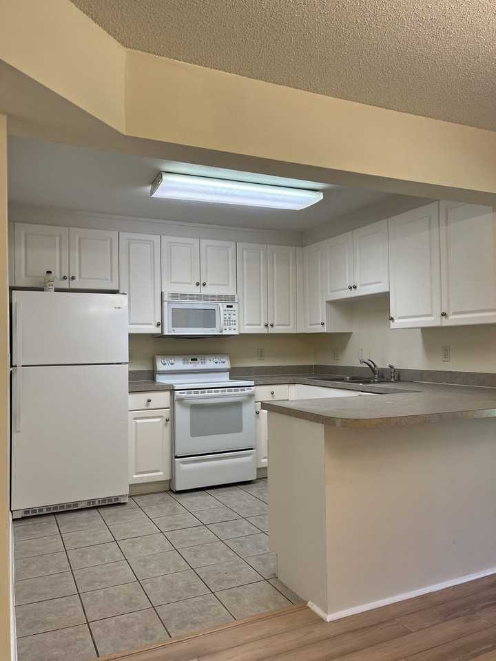501 SW 75th A14 - . - Photo 5 of 21