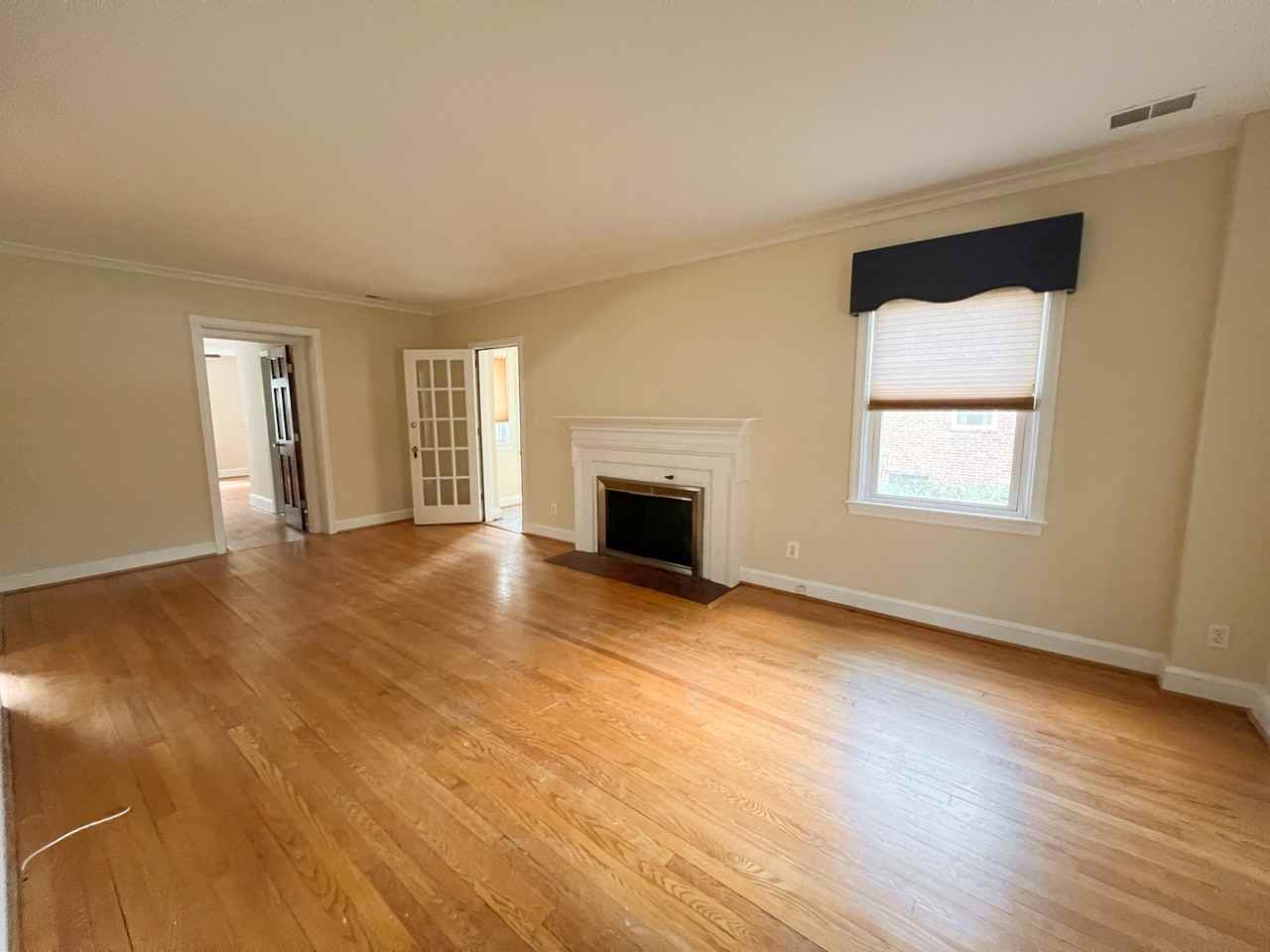 1004 Noyes Dr #1 - Photo 4 of 15