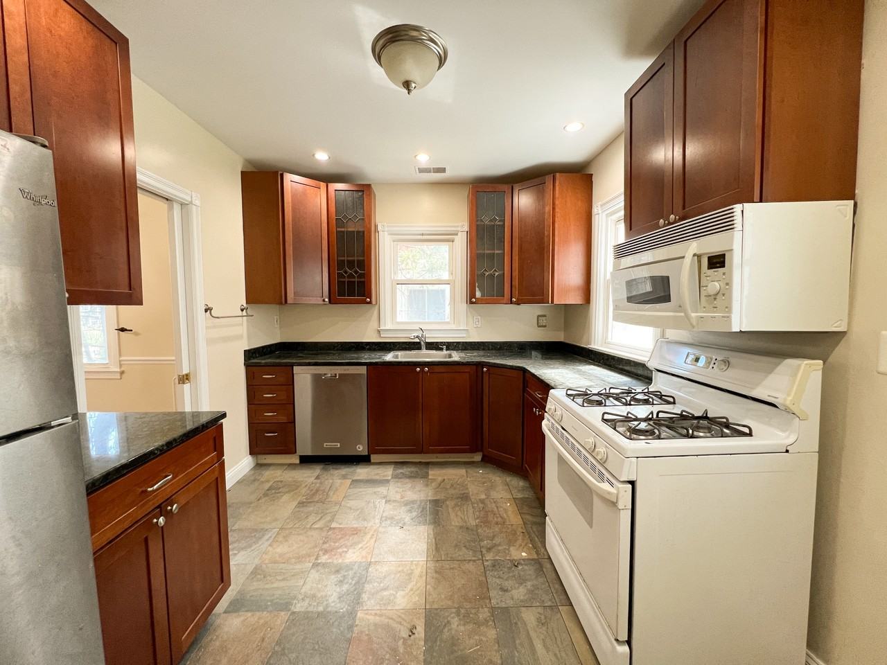 1004 Noyes Dr #1 - Photo 6 of 15